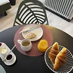 Comme A La Maison - 2 Et 1 Salon Nocleg ze śniadaniem 3*