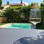 Comme à La Maison Couette-café