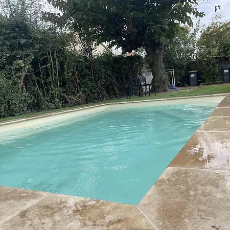 Frühstückspension Comme A La Maison - 2 Et 1 Salon 4*