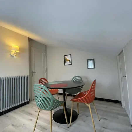 Bed and breakfast Comme A La Maison - 2 Et 1 Salon 3*
