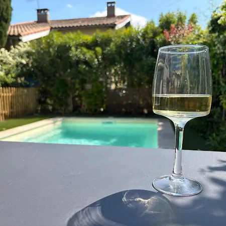 Comme A La Maison - 2 Et 1 Salon B&B